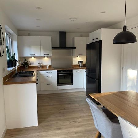 4 Bedrooms House With Garden Edinburg Exteriör bild